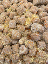 Load image into Gallery viewer, Me Cam Thảo (Tamarind w/ Licorice) - Duc Thanh Kho Bo
